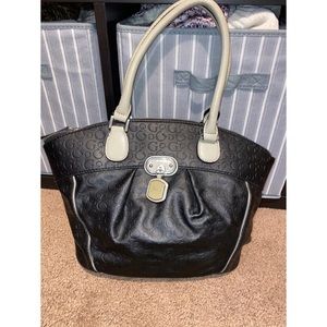 Black purse by GUESS